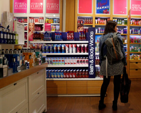 Bath & Body Works forecasts sales dip as holiday demand wanes; shares plunge