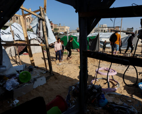 Israeli fire kills five in Gaza, casting further doubt on ceasefire