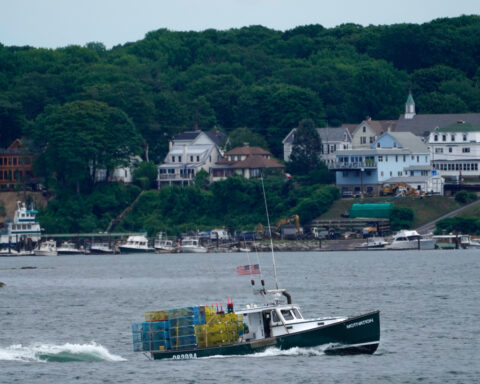 Lobster boats must keep using tracking devices for government observation, court rules