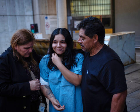 Federal prosecutors move to dismiss charges against woman shot by Border Patrol agent in Chicago