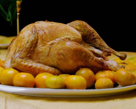 How long can a Thanksgiving buffet sit out? A doctor explains