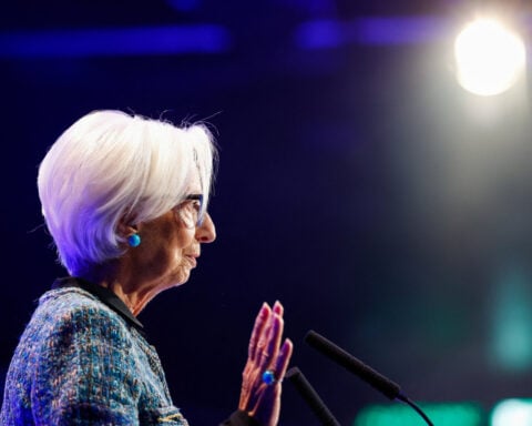 Top ECB officials urge EU to remove internal barriers amid Trump tariffs