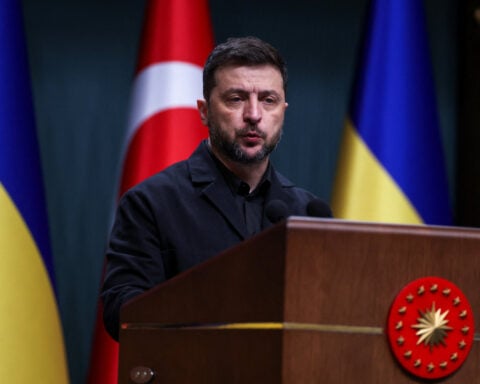 Germany, France, UK leaders discuss US-backed Ukraine plan in call with Zelenskiy