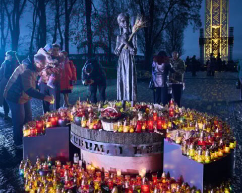 Ukraine's allies push back on a US peace plan seen as favoring Moscow