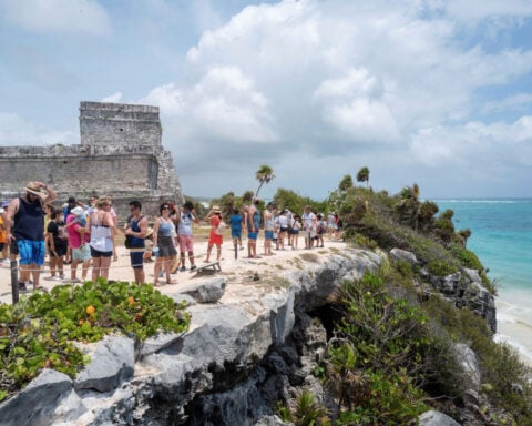 US economy – and seaweed – slow tourist flow to Mexico’s Caribbean resort town