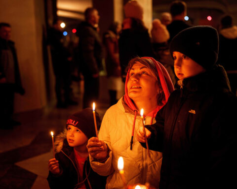 Ukraine peace plan darkens the mood across a war-torn nation