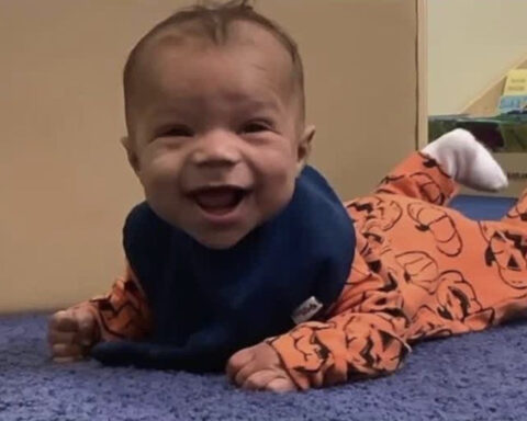 VIDEO: Police officer saves choking infant at Walmart