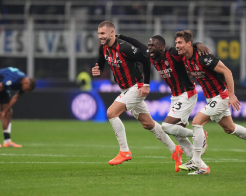 Pulisic scores and Maignan saves a penalty as Milan beats Inter in Serie A derby