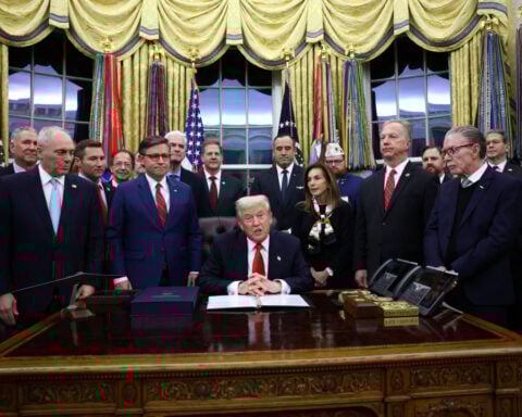 Trump plans to propose extending Obamacare subsidies, report says