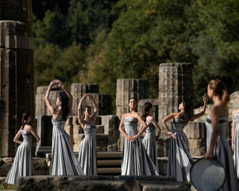 As clouds threaten ceremony, Greece prepares a backup flame for the Milan Cortina Winter Olympics