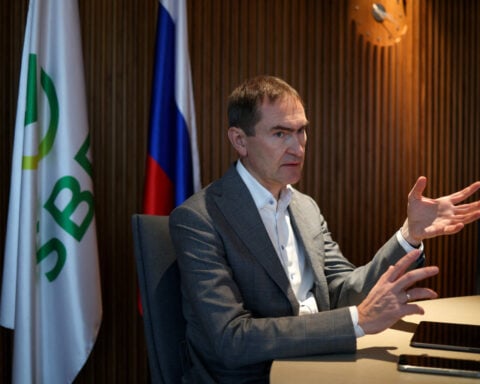 Russia's largest lender sees economy cooling for another year