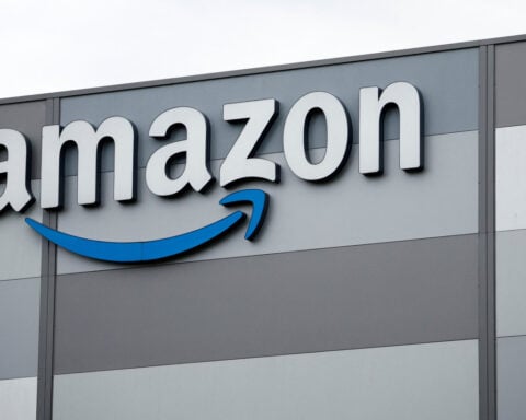 Amazon's satellite internet licence faces legal challenge in France