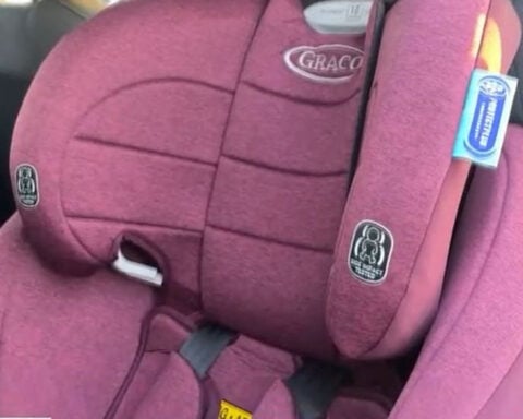 Officer's act of kindness helps family after car fire