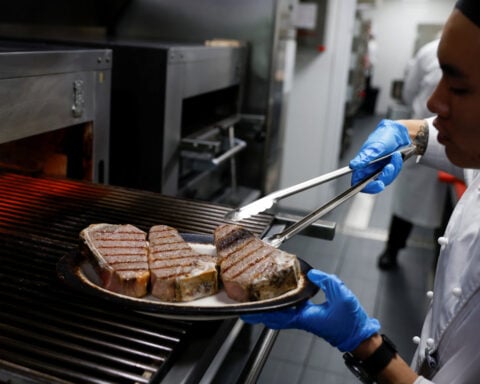 China extends beef import probe into 2026, giving exporters more breathing room