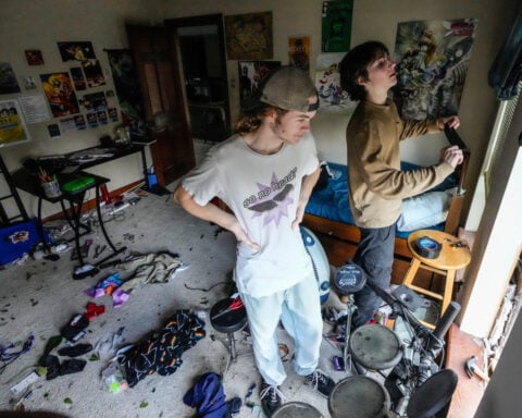 More than 100 homes damaged by tornado near Houston