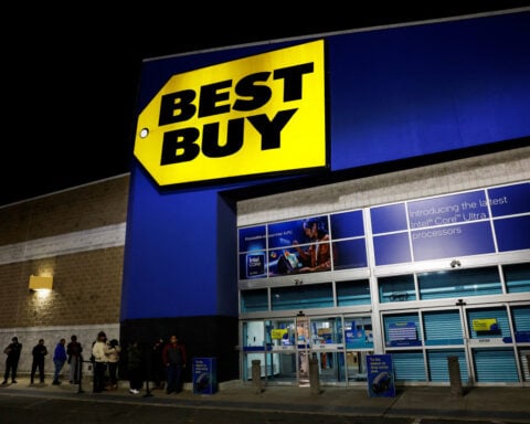 Best Buy raises annual forecasts as shoppers snap up holiday deals