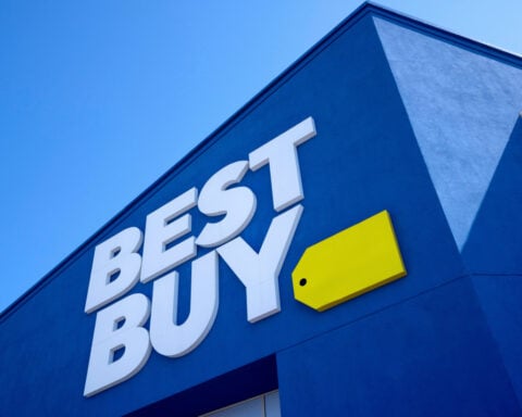 Best Buy ups sales outlook heading into holiday shopping ramp-up