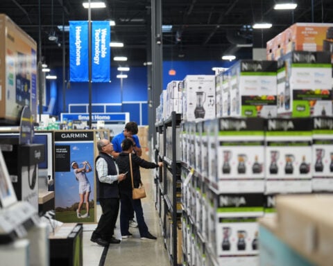 US retail sales rose slightly in September, adding to months of big gains