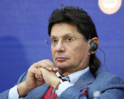 Lukoil co-founder Fedun sells his stake back to company, sources say