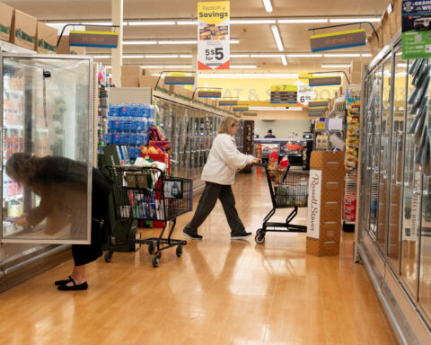 US consumer confidence deteriorates in November