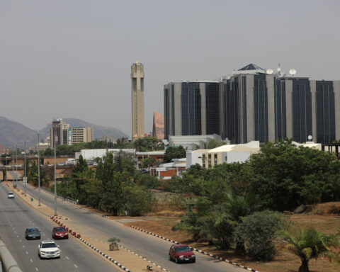 Nigeria's central bank holds key rate, wants inflation to fall further