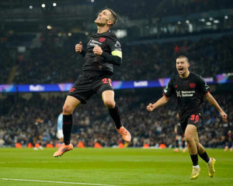 Chelsea beats 10-man Barcelona 3-0 as Guardiola's much-changed City loses in Champions League