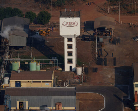 Meatpacker JBS agrees to merge its leather assets with the ones from Viva