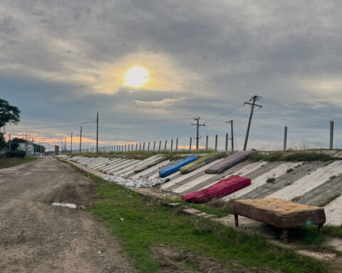 Thousands of Cubans struggle without power and water nearly a month after Hurricane Melissa