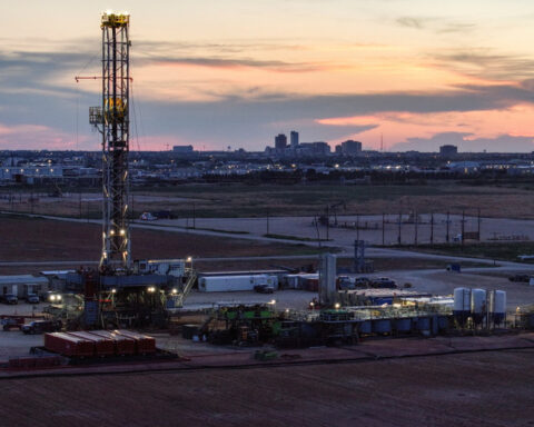 Oil edges up as investors await clarity on supply, Russia-Ukraine deal