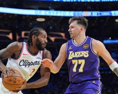 Doncic criticizes the NBA Cup court, but praises Lakers for support in late-game skirmish with Dunn