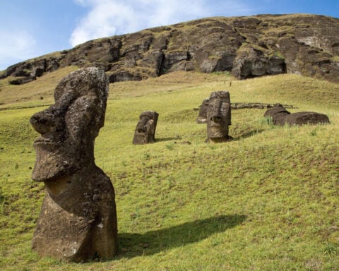 Easter Island quarry reveals how Polynesians made enigmatic stone statues