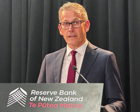 New Zealand central bank says economic recovery picking up