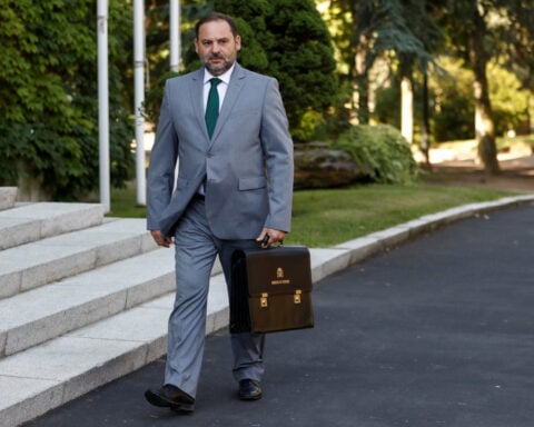 Spanish court orders remand in jail for former minister