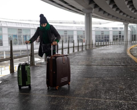 Cross-country winter storm disrupts post-Thanksgiving travel in the Midwest, and another system is behind it