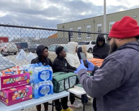 Former inmate gives back by feeding homeless