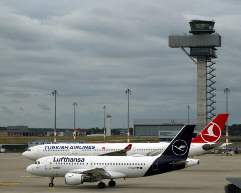 Lufthansa Airlines aims to increase profitability in 2026, says CEO