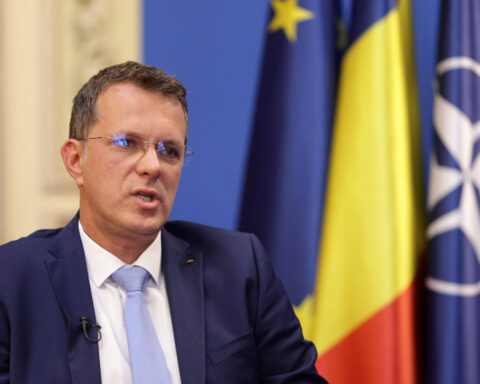 Romanian defence minister resigns after admitting lying in his resume