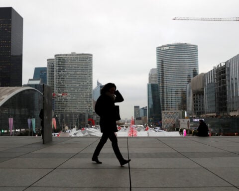 French economic growth confirmed at 0.5% in third quarter - INSEE