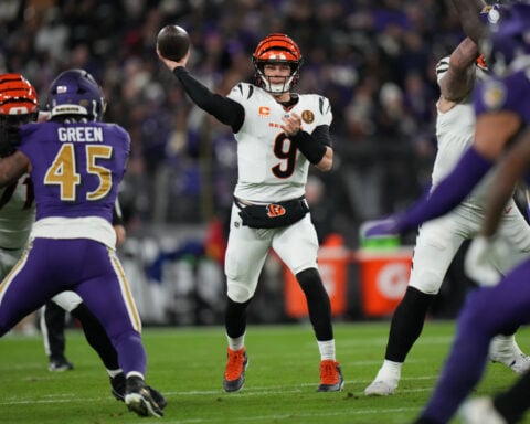 Bengals win in Burrow's return, taking advantage of 5 Ravens turnovers in a 32-14 victory