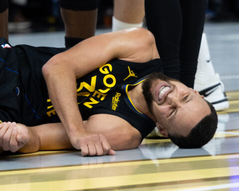 Warriors star Stephen Curry will be sidelined at least a week with a quad injury