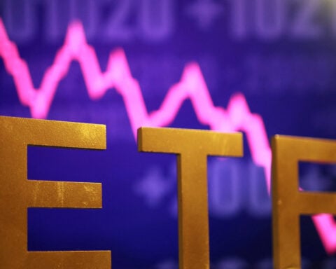 Strategy's leveraged ETFs hit hard by crypto slump