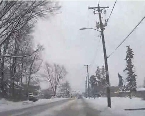 More than 200 crashes reported as Iowa digs out from heavy snowfall