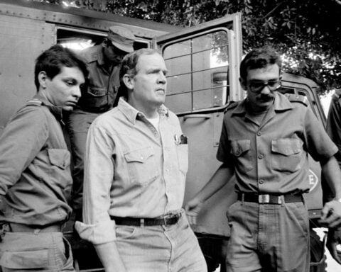 Eugene Hasenfus, key figure in 1980s Iran-Contra affair, dies at 84