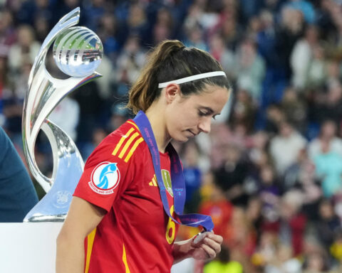 Spain great Aitana Bonmatí out for five months after surgery on broken leg