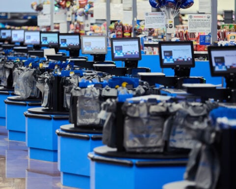 Economic warning sign: Holiday jobs are tougher to find