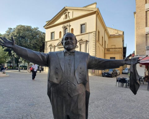Pavarotti statue stuck in skating rink sparks outrage in Italy