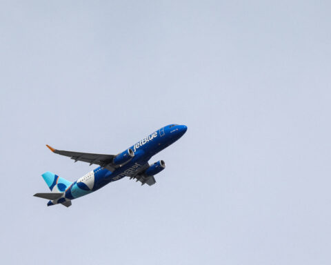 JetBlue resumes operations after Airbus software modifications, flags capacity impact