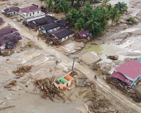 More than 1,300 dead from floods in Indonesia, Sri Lanka and Thailand as rescue efforts intensify
