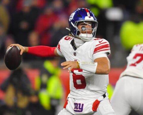 Another hard hit to Jaxson Dart underscores tough return for Giants rookie quarterback