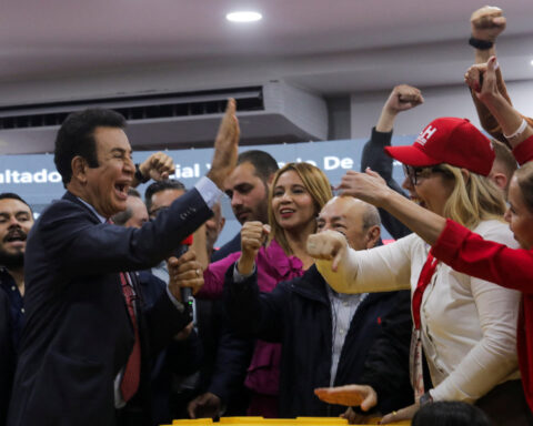 Centrist Nasralla takes slim lead in Honduran presidential election plagued by delays as Trump alleges fraud